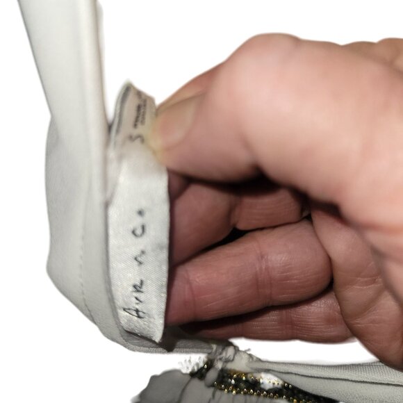 White Sleeveless Deep V-Neck Gown With Gold Glitter Waistband & Pleated Skirt Sm - Picture 6 of 9